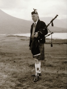TR 3 Bagpipe player